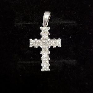 14kt white gold 1.4ct diamond equiv wt princess cut Moissanite cross pendant